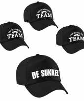 Vrijgezellenfeest heren petjes pakket 1x de sukkel zwart 5x vrijgezellen team zwart